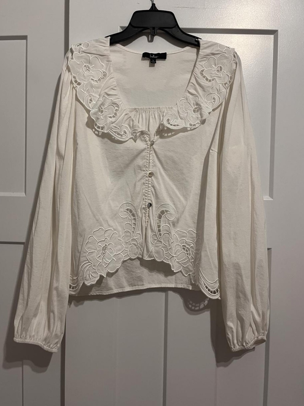 Lulu's White Embroidered Button-Front Peasant Blouse Size L